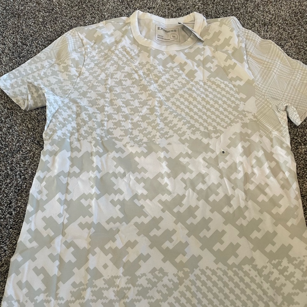 Express mens small ss tshirt